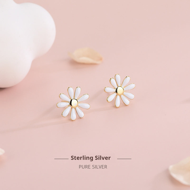 Silver Daisies Stud Earrings