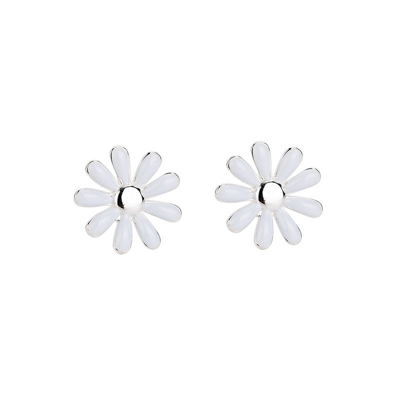 Silver Daisies Stud Earrings